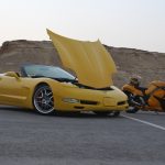 corvette-jaune-moto-orange